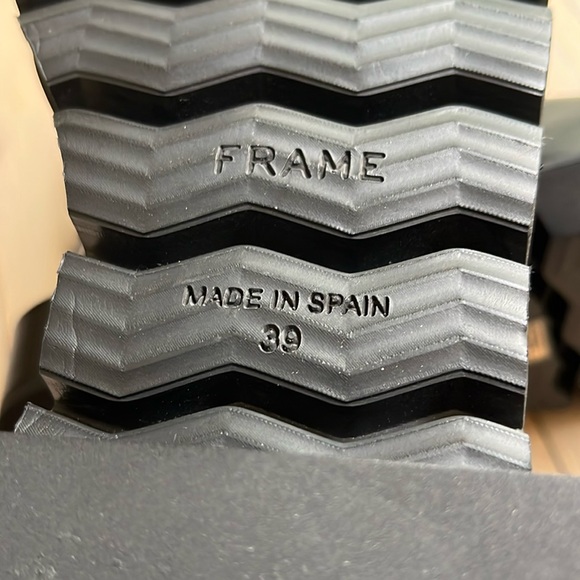 New! Frame 'Le London' Chelsea Booties Black Leather 9 US 39.5 EU 39 - Picture 9 of 10